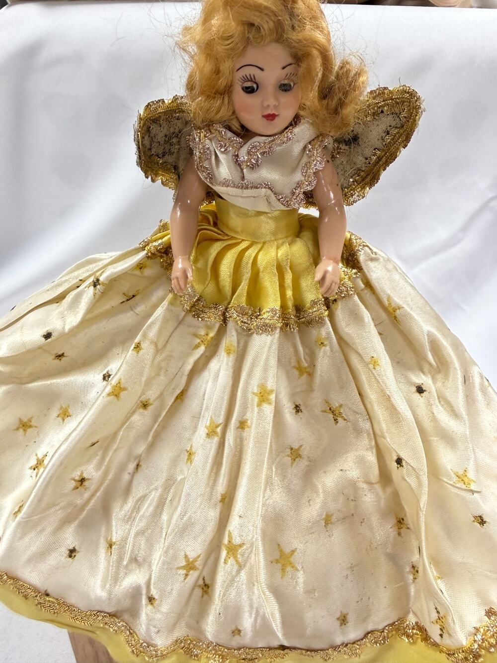 Vintage Ethnic Costume Doll Unmarked Sleep Eyes 8 Inch Free Standing Angel